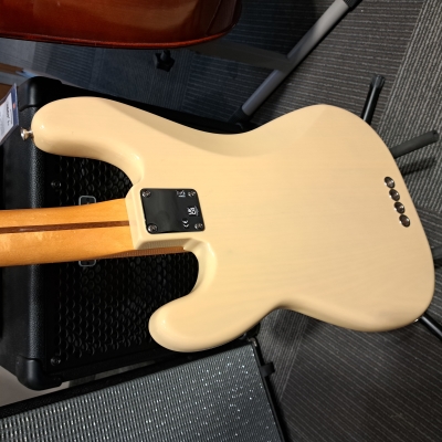 Fender American Vintage Series 54 P-Bass 4